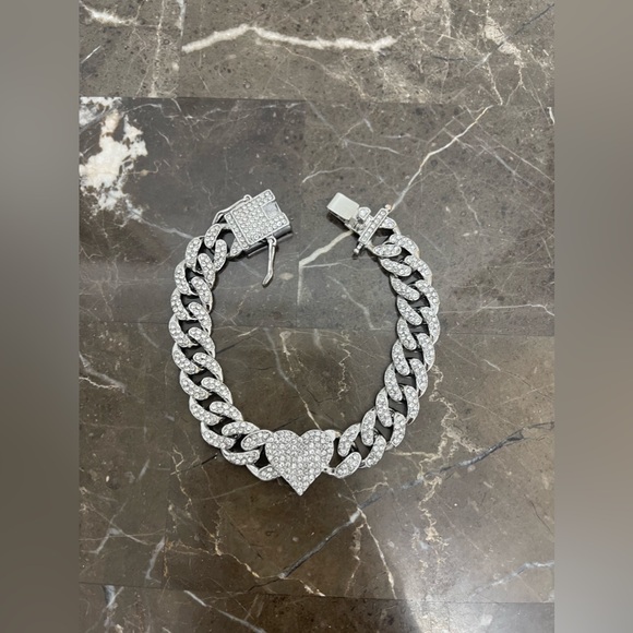 New! Unworn! Heart Pendant 19mm Cuban Curb link Bracelet, 8 inch - Picture 3 of 7